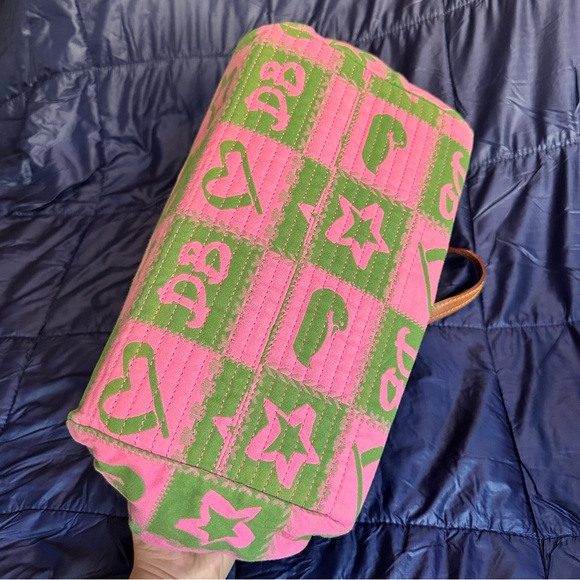 *SOLD* DB Pink Green
Hearts Duck Signature Canvas
Satchel Leather Trim - Picture 4 of 13